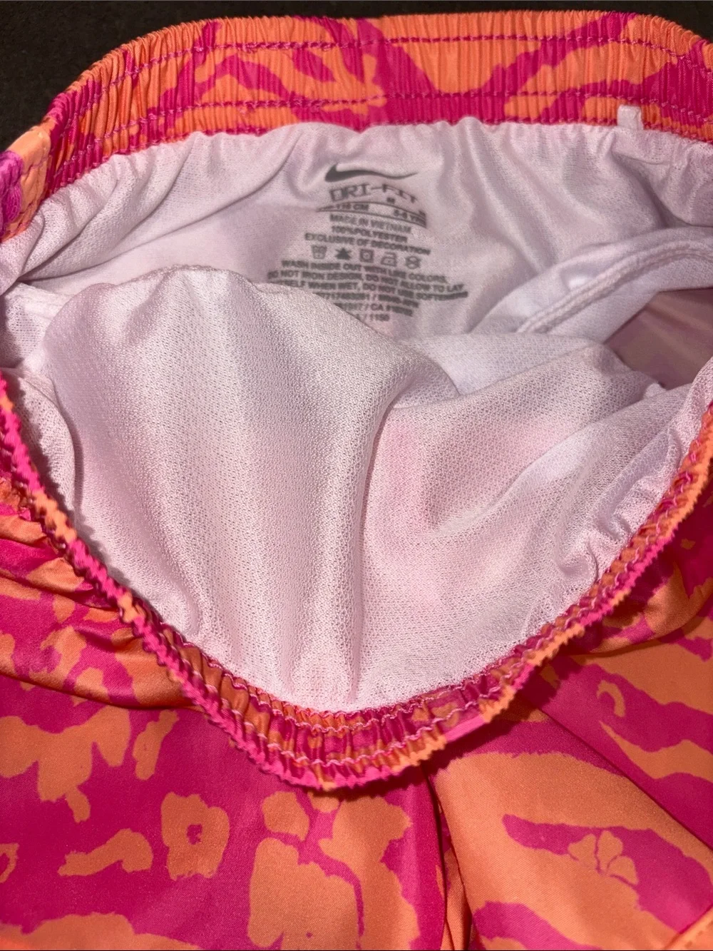 Nike Dri-Fit Girls Hot Pink and Orange  Tee & Shorts Set size Medium 5-6 yrs
